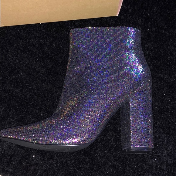 Heels - Picture 2 of 4